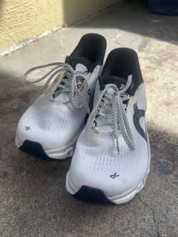 On Running Cloudmonster Sneakers