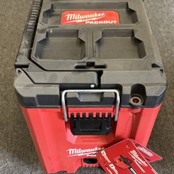 Milwaukee Packout 10” Portable Tool Box