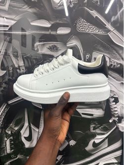 Alexander McQueen black/white