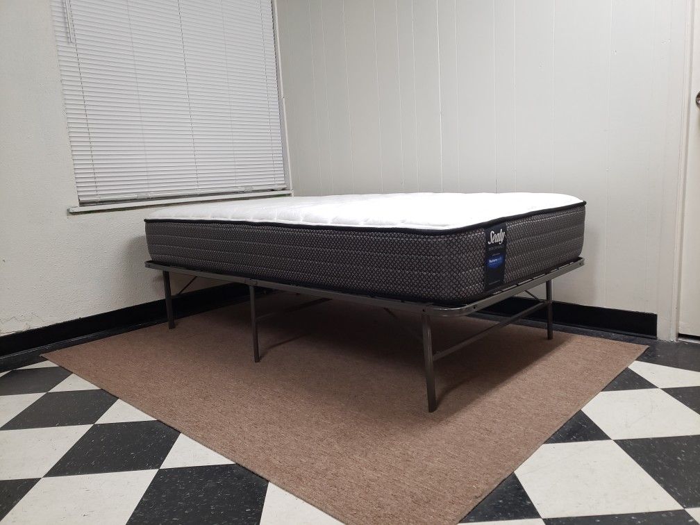 Twin size set - can DELIVER almost anywhere for $20 extra - gently used and in LIKE NEW condition 😍