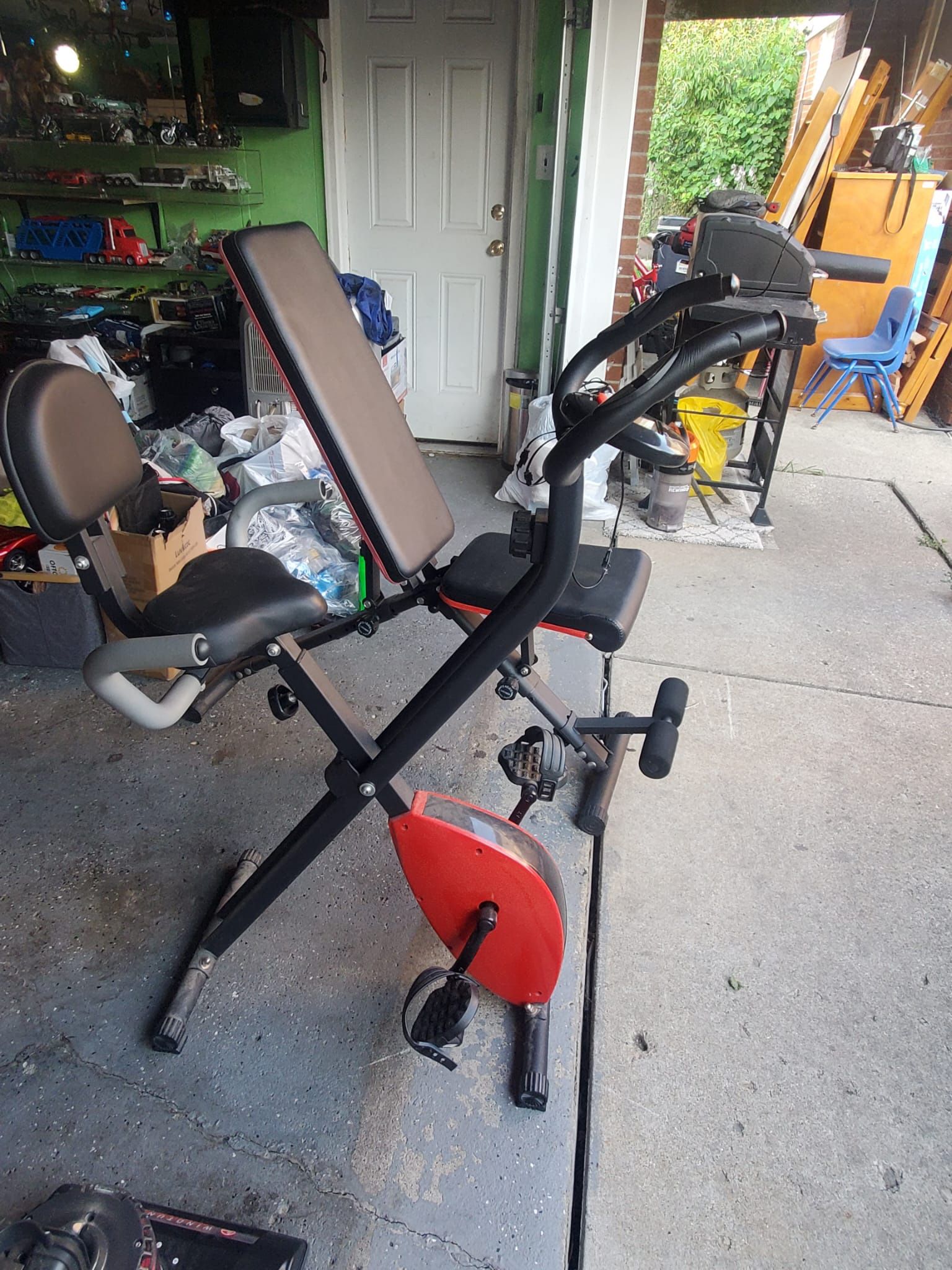Fitness Gym Equipment With Workout Bench And Fitness Bike 
