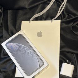 iPhone XR 128GB Black (Unlocked) 