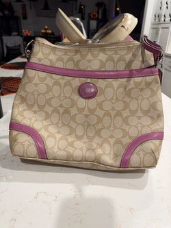 Coach Signature Canvas Shoulder Bag