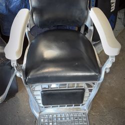 Emil J Paidar Barber Chair