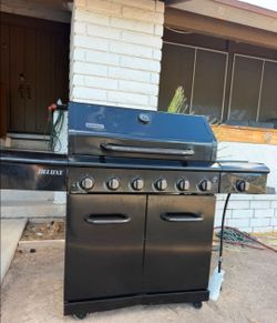 USED VERY CLEAN INSIDE NEXGRILL PROPANE GAS WITH SIDE BURNER AND new COVER INCLUIDED