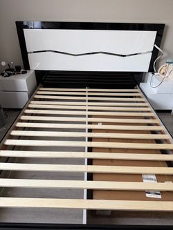 Queen bedroom set ( queen bed frame, two night stands, drawer and mirror with drawers)