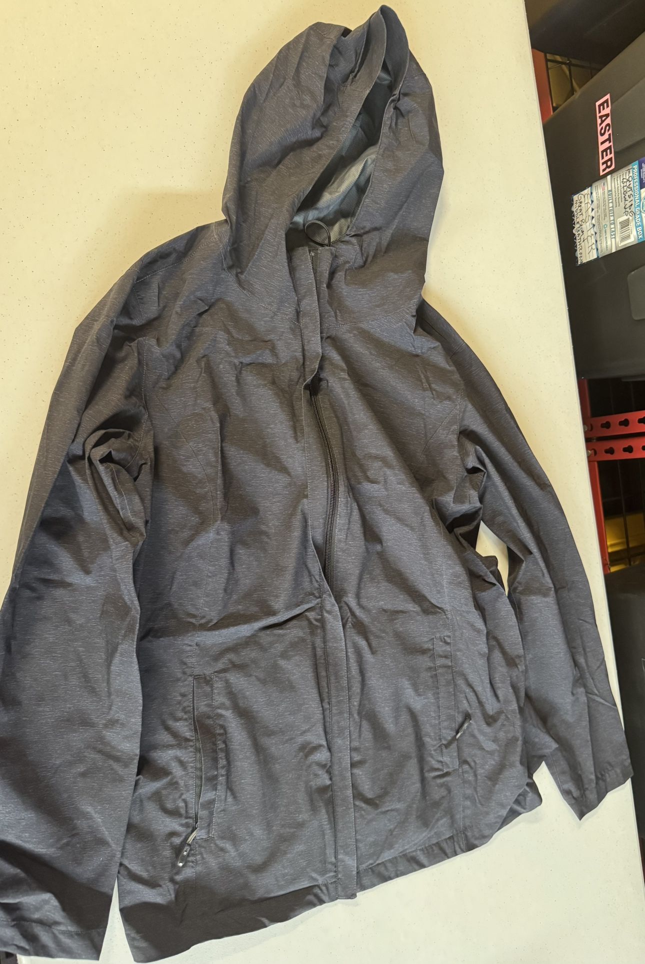 New Women’s 32 deg Cool Blk Hooded Windbreakerw/front zippered pockets-Large-Inc Bag to put it in