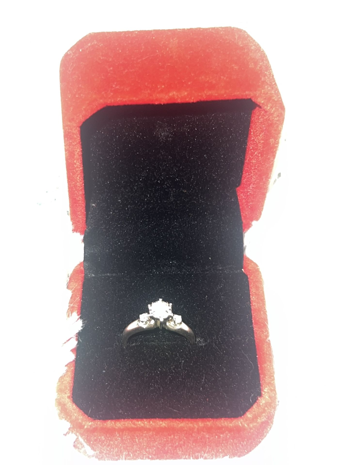 14k White Gold Solitare 10 points $450 OBO