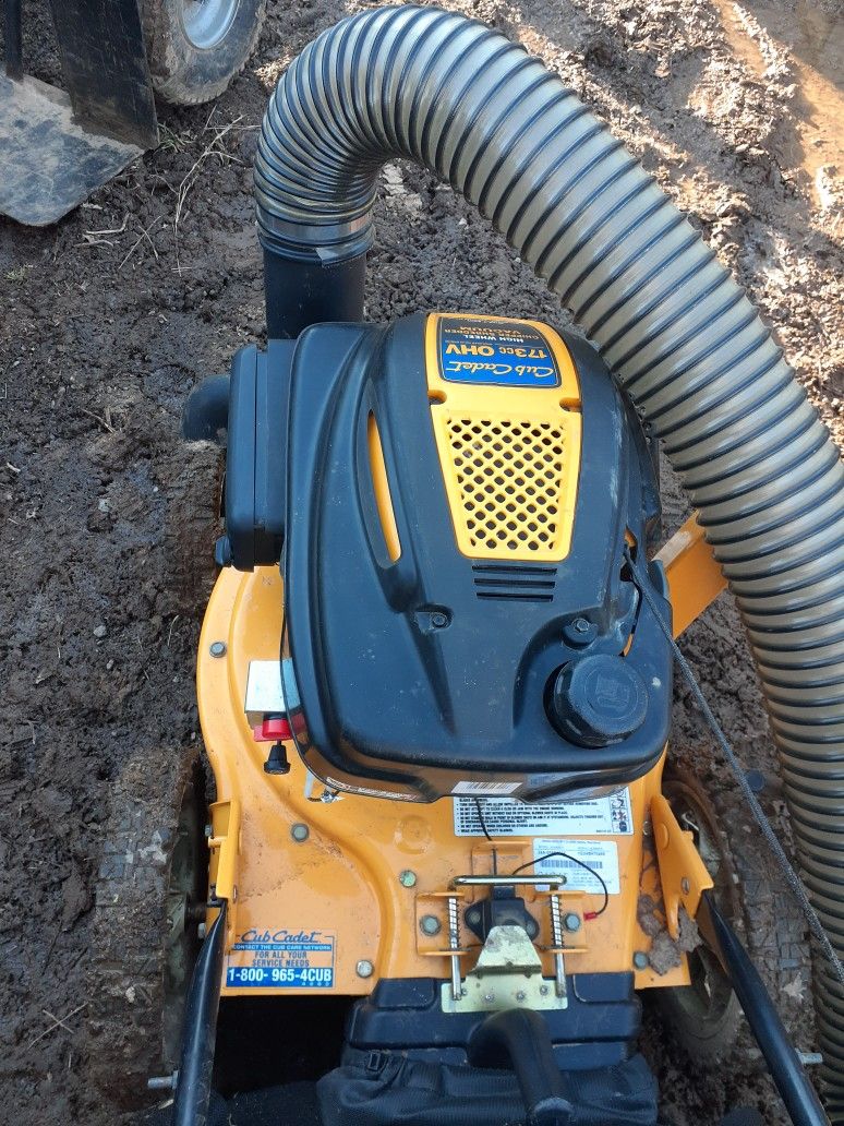 Cub Cadet Leaf Vac