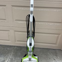 Bissell vacuum carpet cleaner(like new)