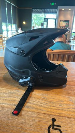 Fox V1 with speaker and microphone in it