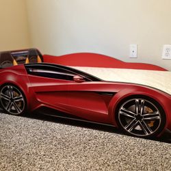 Spyder Race Car Toddler Bed Frame, Toddler Red