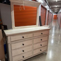 Beautiful 8-drawer Dresser With Mirror - Solid Wood - Very Good Condition