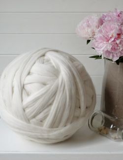 MAMMOTH GIANT ACRYLIC EXTREME KNITTING YARN - 4KG