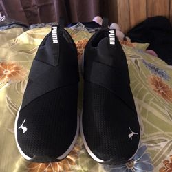 Men’s Black Puma Sneakers Sz 7.5