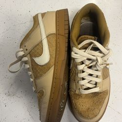 Nike Dunks 
