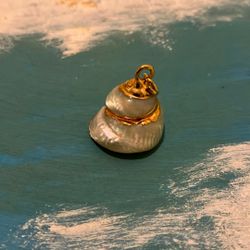 Shell Pendant 