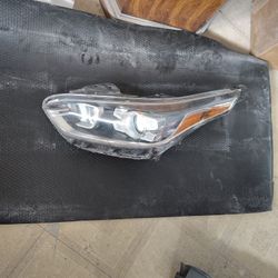 2021 Kia Headlight LH 