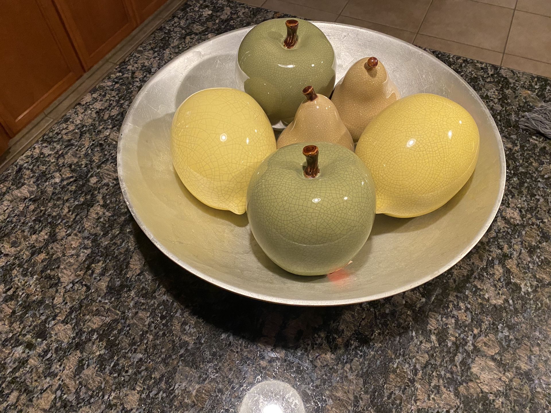 Porcelain fruit with bowl