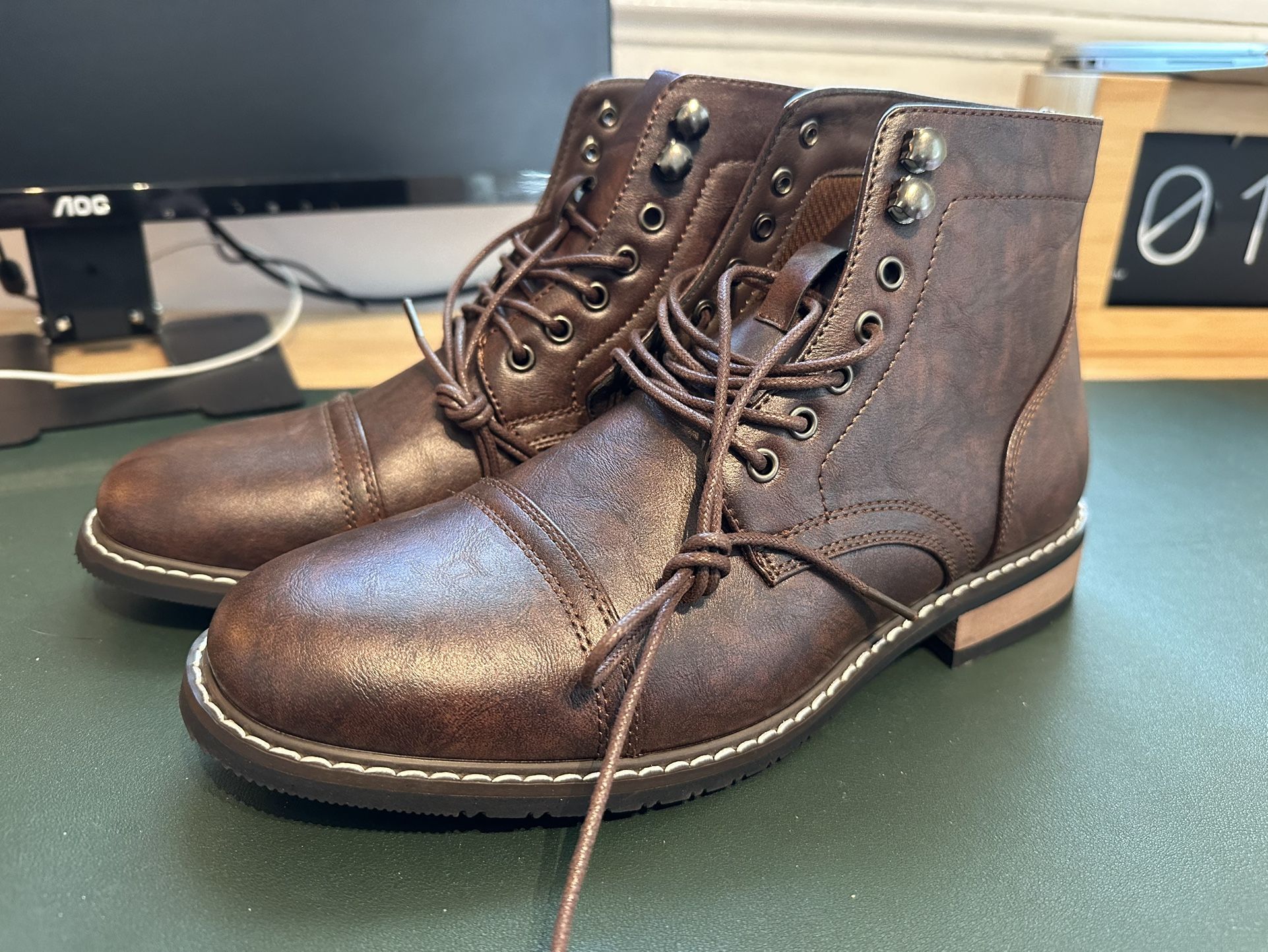 Men’s Boots Size 9 