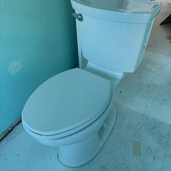 toilet (like new)