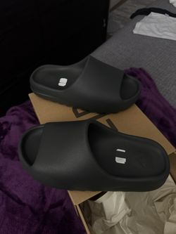 Yeezy Slide 