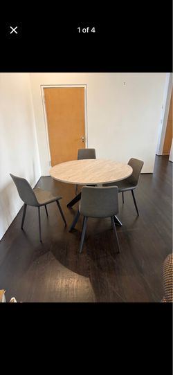 Tabel and chairs
