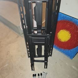 Full Motion TV Wall Mount 32"-98" TV