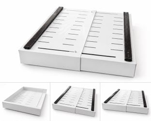 Expandable pull out cabinet organizer