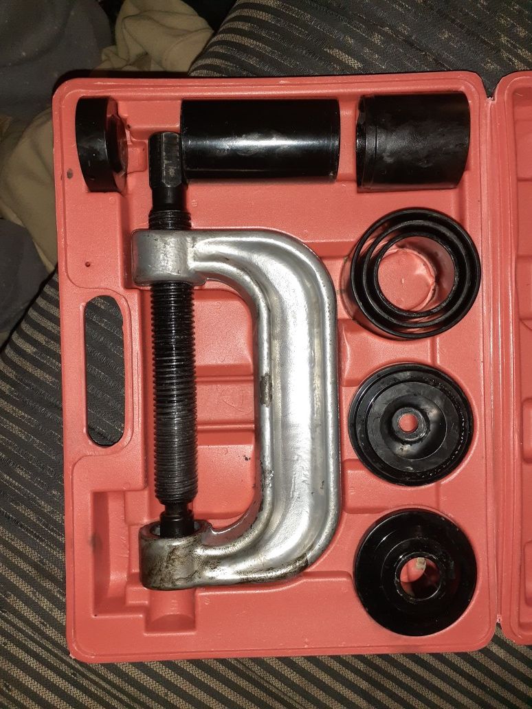 Tengo este juego para quitar los ball joint