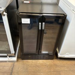Wine and beverage cooler