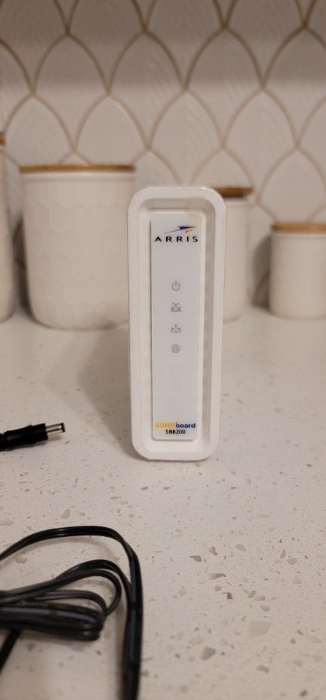 Arris Surfboard SB8200 Modem