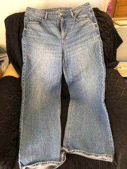 Bundle pants ranges from sizes 11 to 15