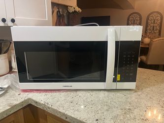 Microwave,1.80 cu. ,White $200 obo