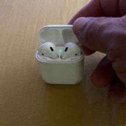 Apple Earbuds