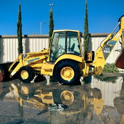 Komatsu WB140 Loader Backhoe