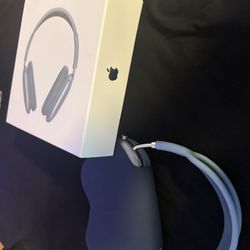 AirPod Maxes-slightly Used 