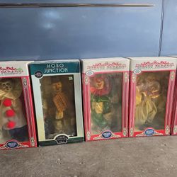 4 Porcelain Clowns 1 Hobo Colletor Item