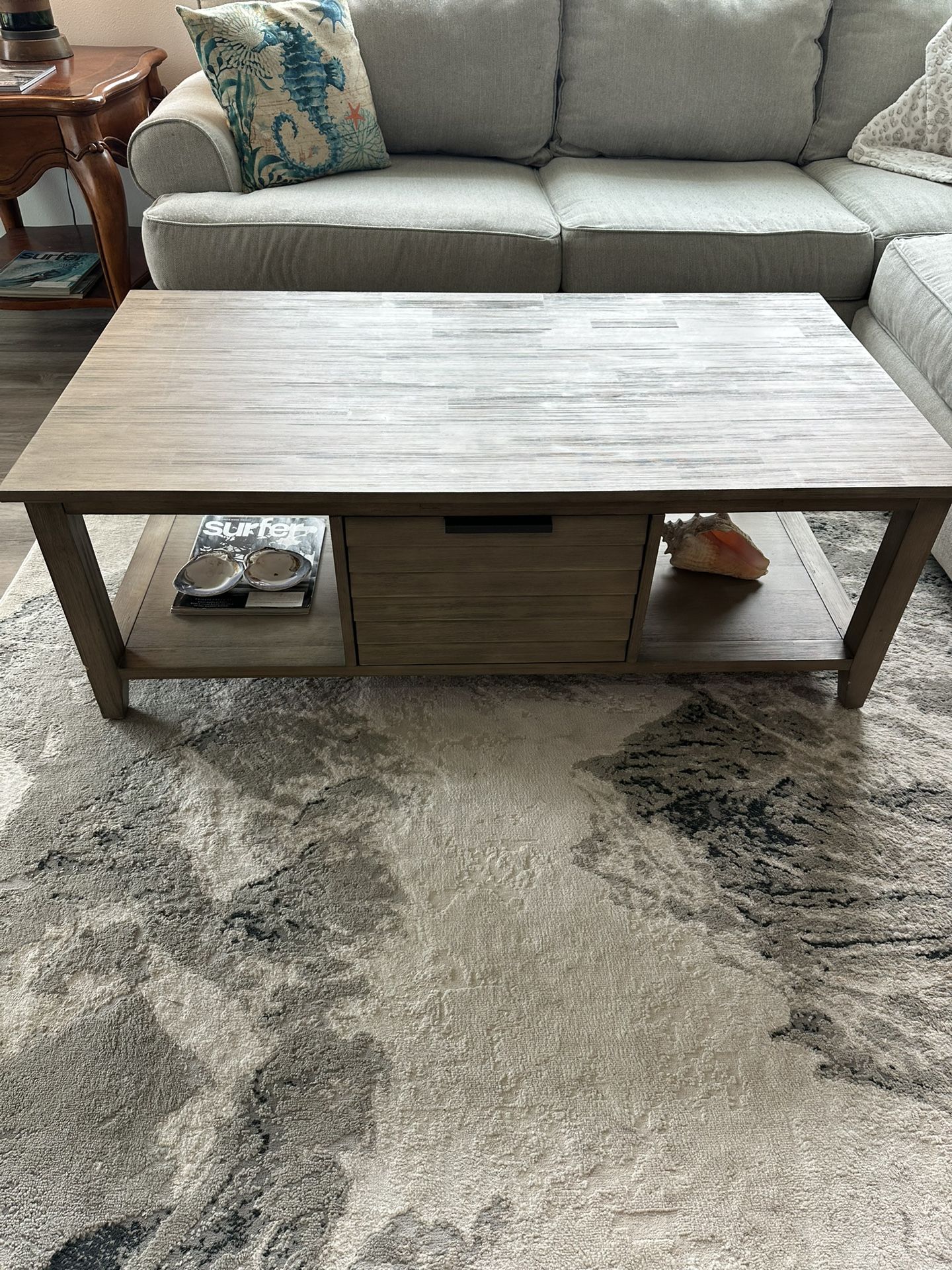 Coastal Style Coffee Table – Great Condition