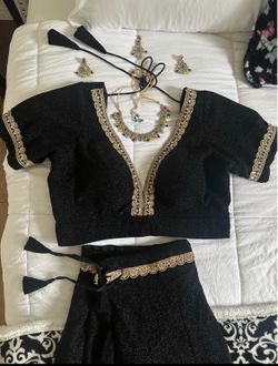 Women’s Lehenga Size 38/40 with Jewelry set