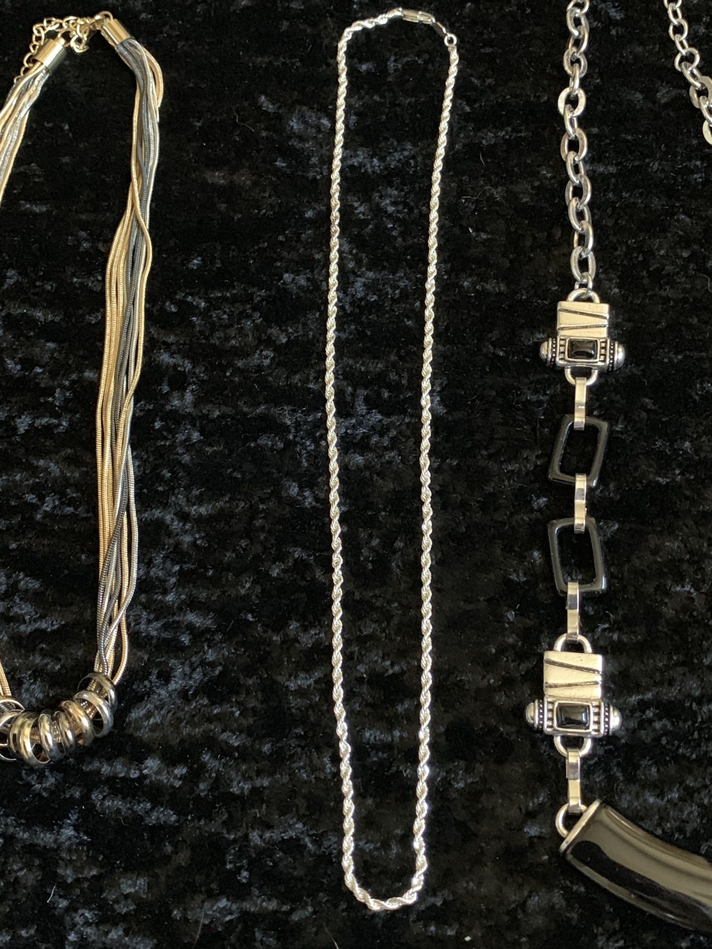 Set Of 5 beautiful necklaces