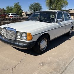Mercedes 240D Diesel Sedan 1978