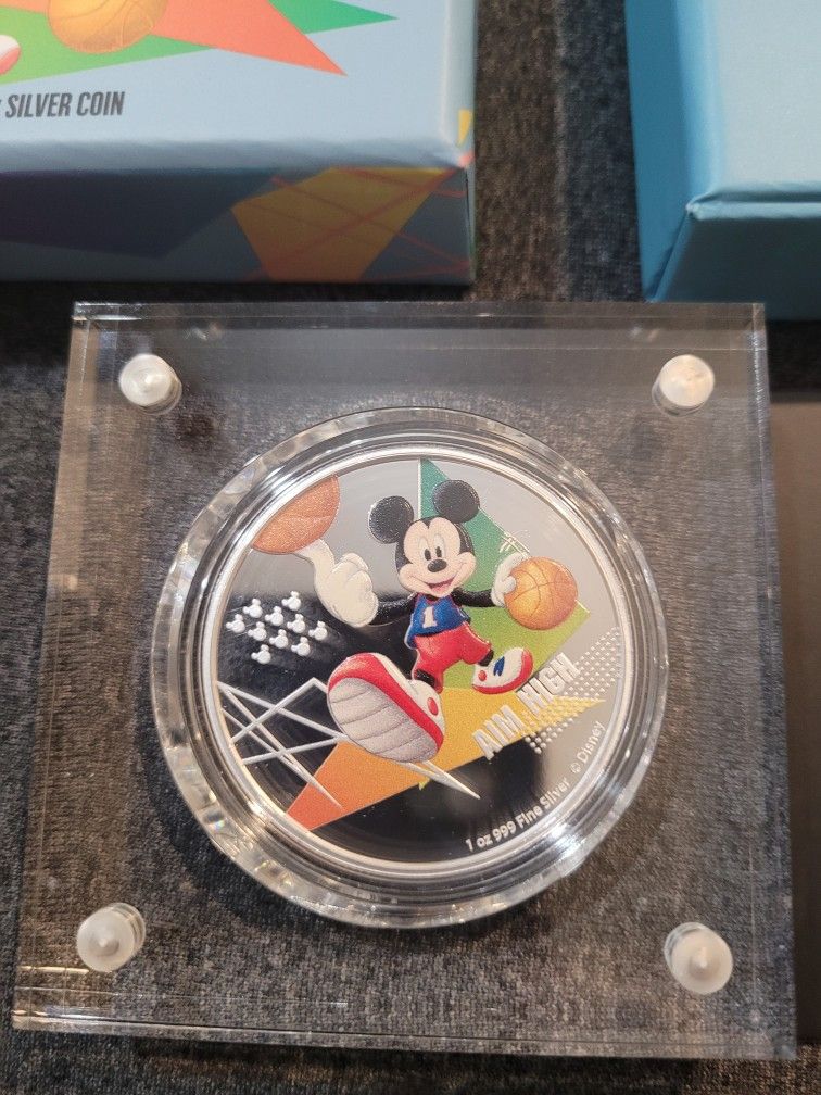 2020 Mickey Mouse"Aim High"1 oz 999 Fine Silver Coin