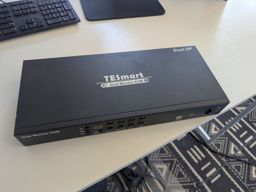 TESmart Dual Monitor KVM