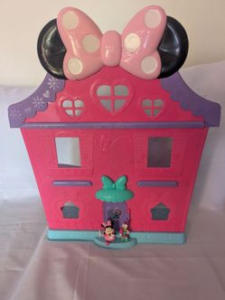 Disney MINNIE MOUSE Talking Dollhouse Lights Up