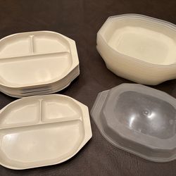 Vintage anchor, hocking, freeze heat, and serve divided containers
