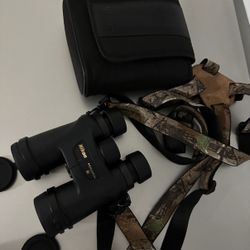 Nikon Monarch 78x42 ED Binoculars Black Case Strap Caps