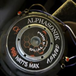 subwoofer and stereo 