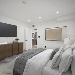 Modern Apartment at 410 Lucas Ave, Downtown Los Angeles