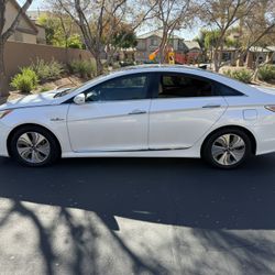 2015 Hyundai Sonora hybrid 158,000 Miles $4600